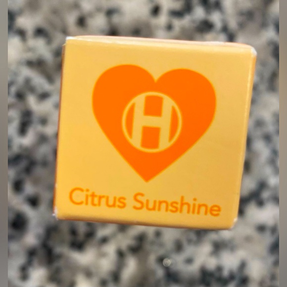 OleHenriksen Pout Preserve Hydrating Peptide Lip Treatment Citrus Sunshine - Picture 12 of 15